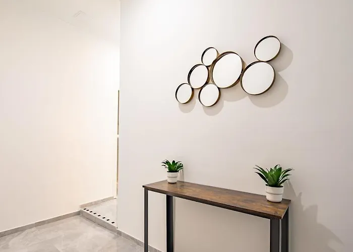 Ultra - New - Mini Budapest